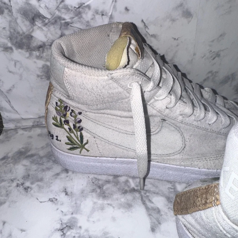 Preowned Nike Blazer Mid 77 Women 6.5 Indigo Trainers white blue floral project - Picture 3 of 11